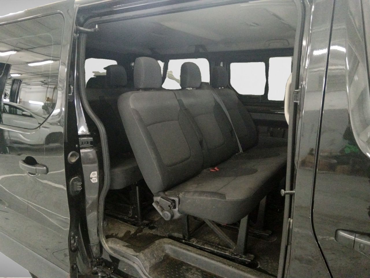 Foto Nissan NV300 9