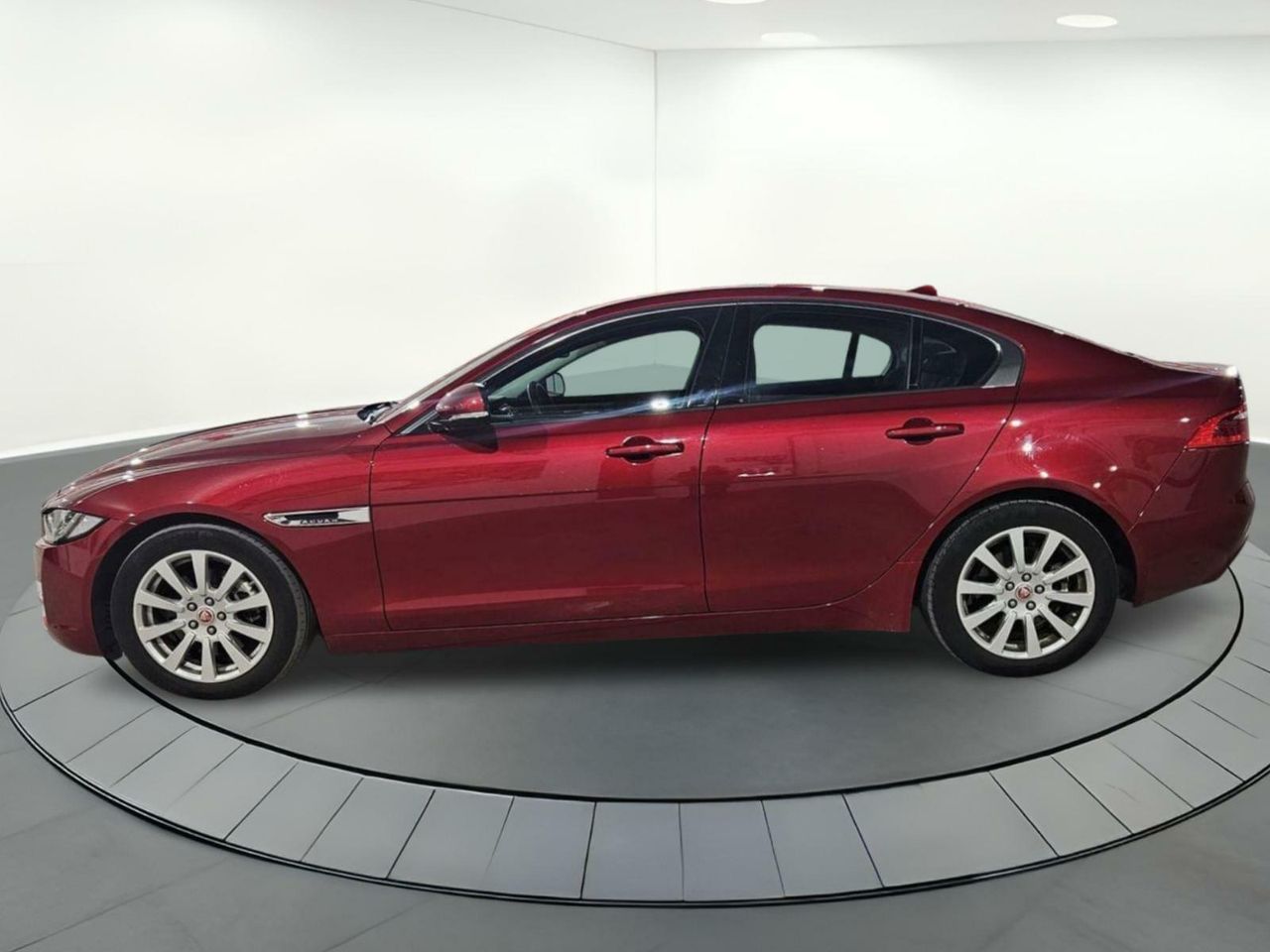 Foto Jaguar XE 8