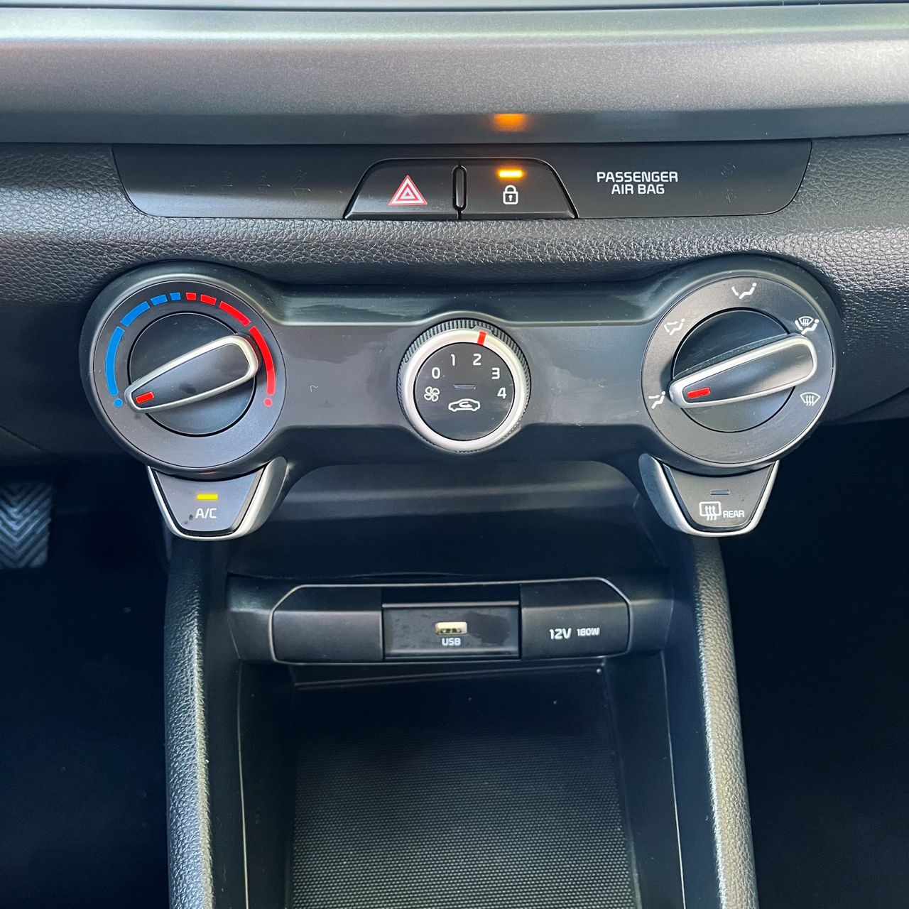 Foto Kia Rio 14