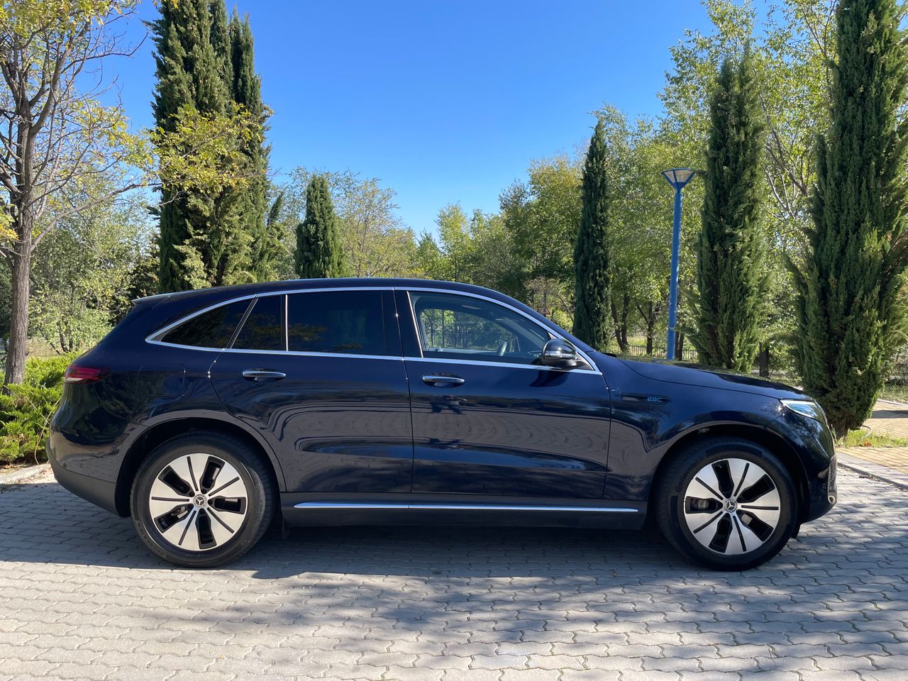 Foto Mercedes-Benz EQC 6