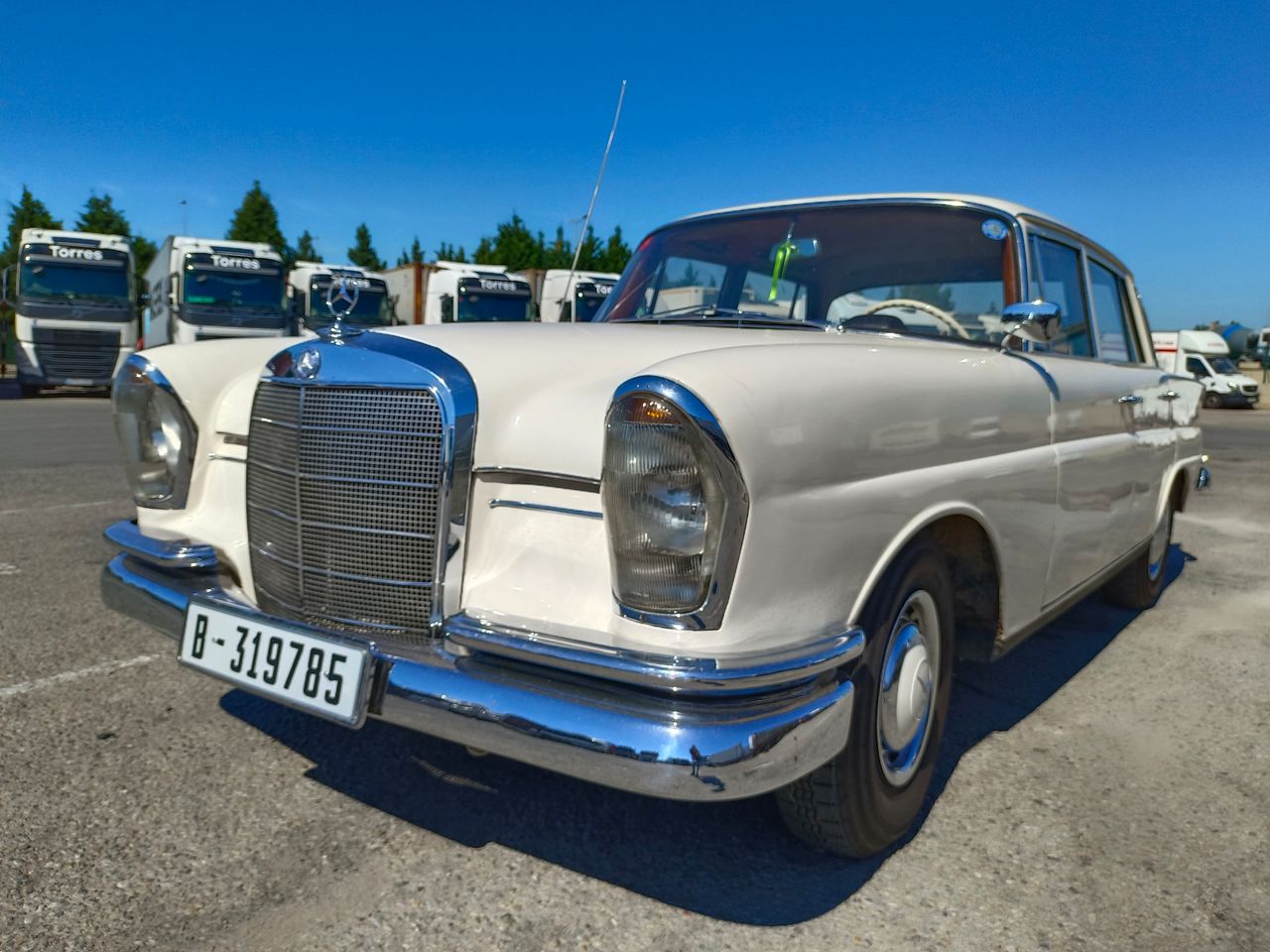 Foto Mercedes-Benz 220 1