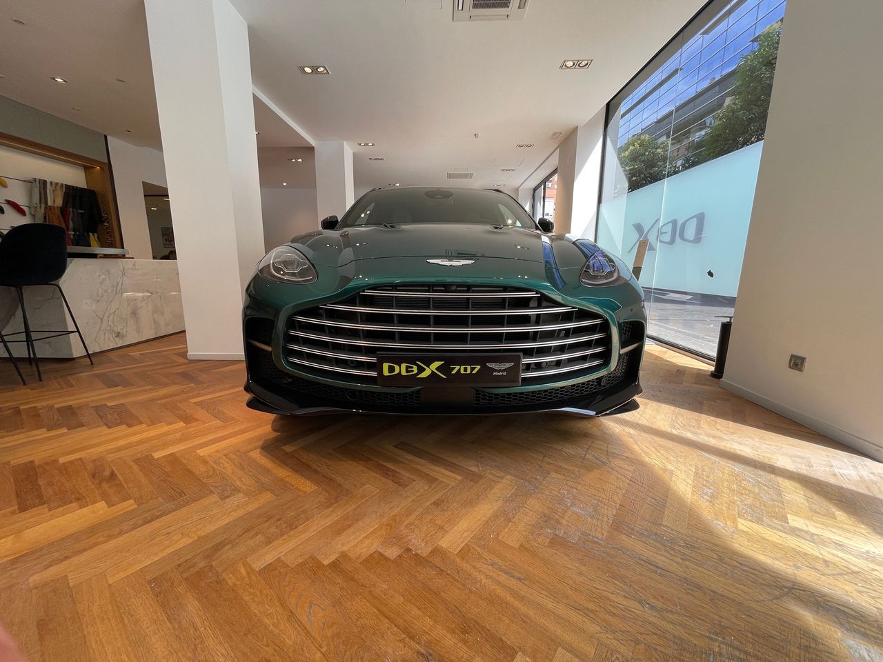 Foto Aston martin DBX 2