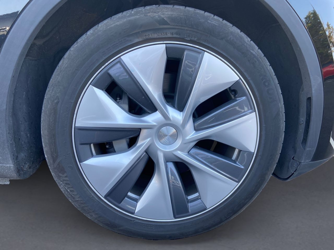 Foto Tesla Model Y 16