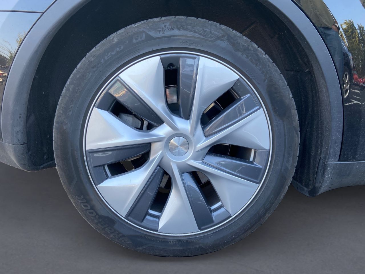 Foto Tesla Model Y 17