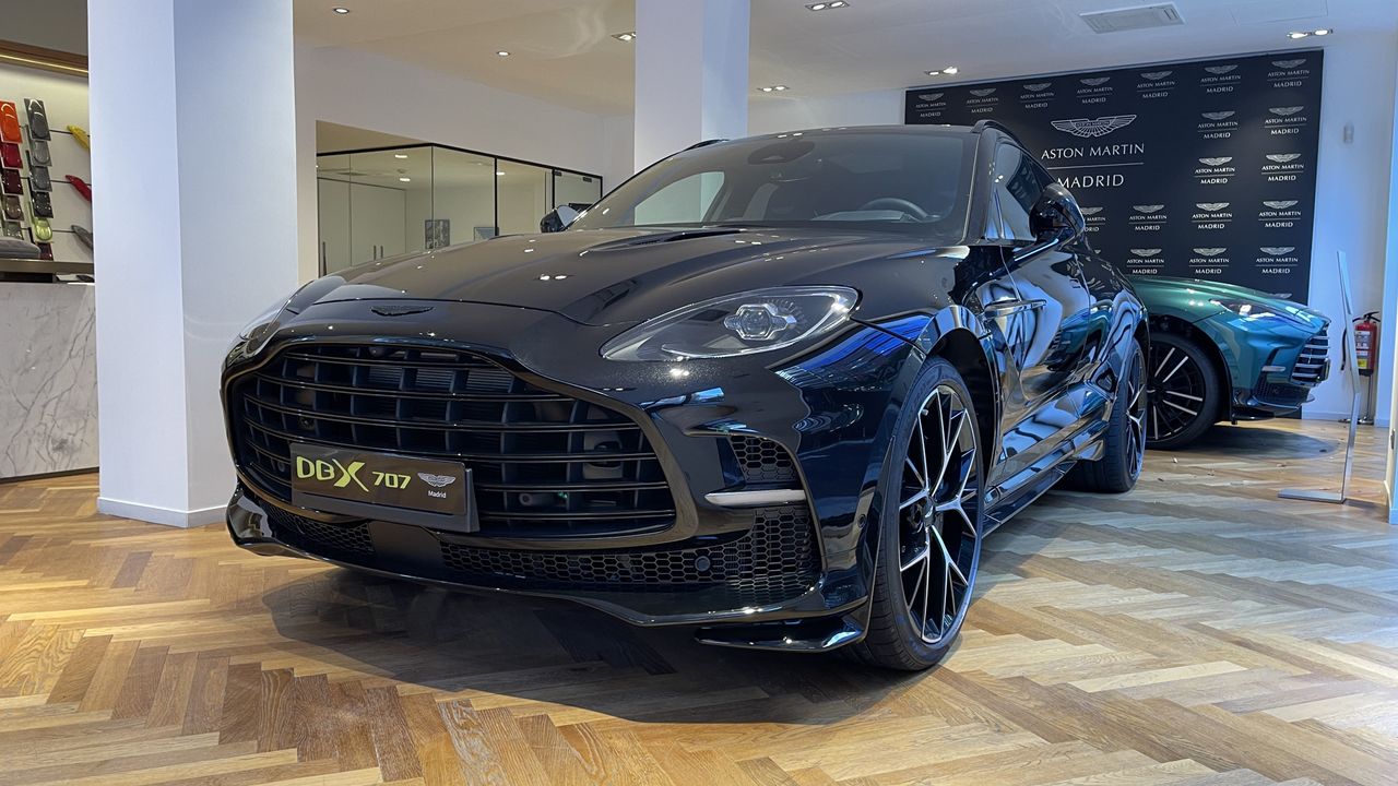 Foto Aston martin DBX 1