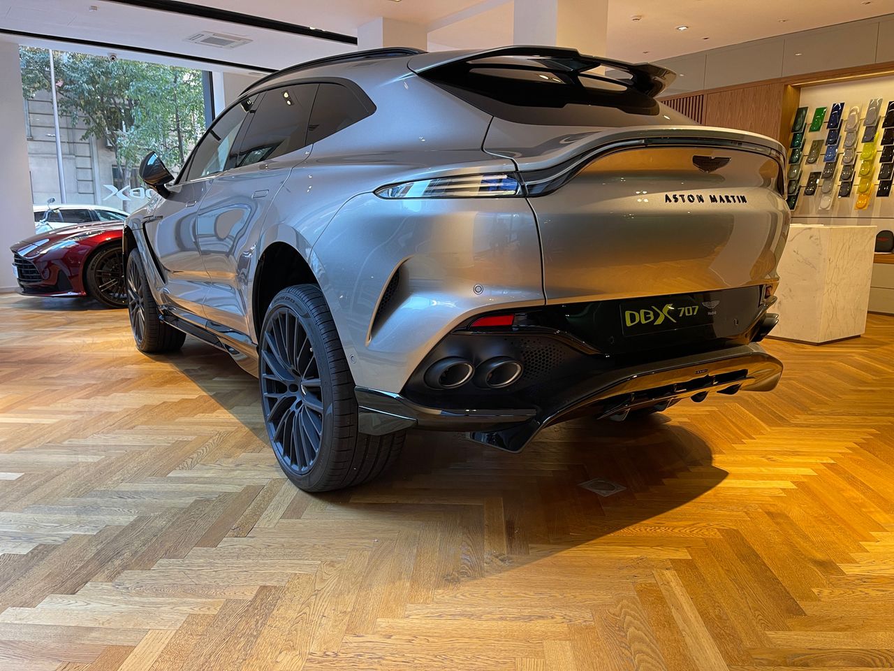 Foto Aston martin DBX 2