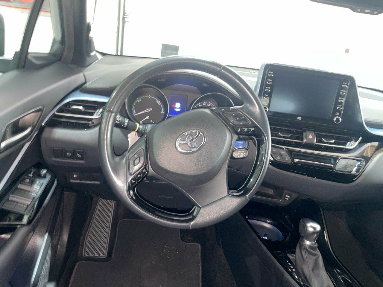 Foto Toyota C-HR 11