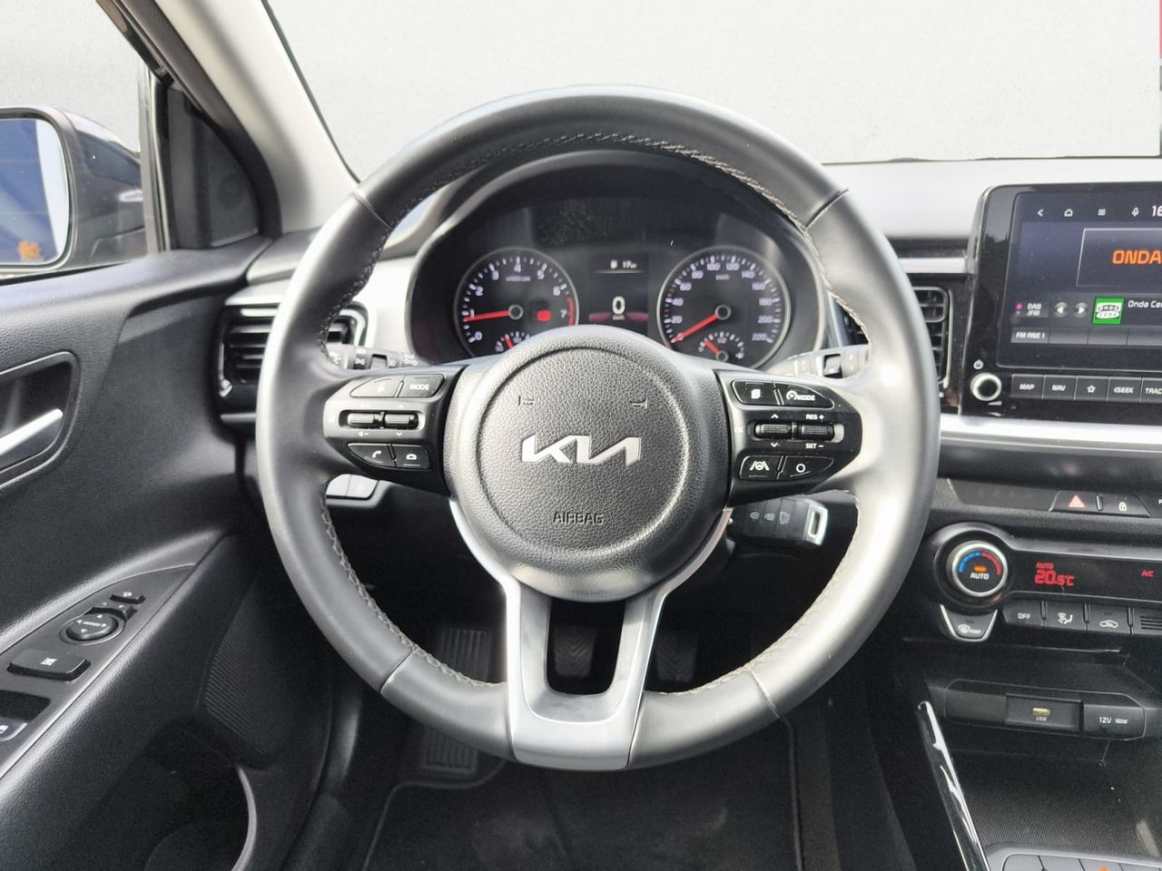 Foto Kia Stonic 17