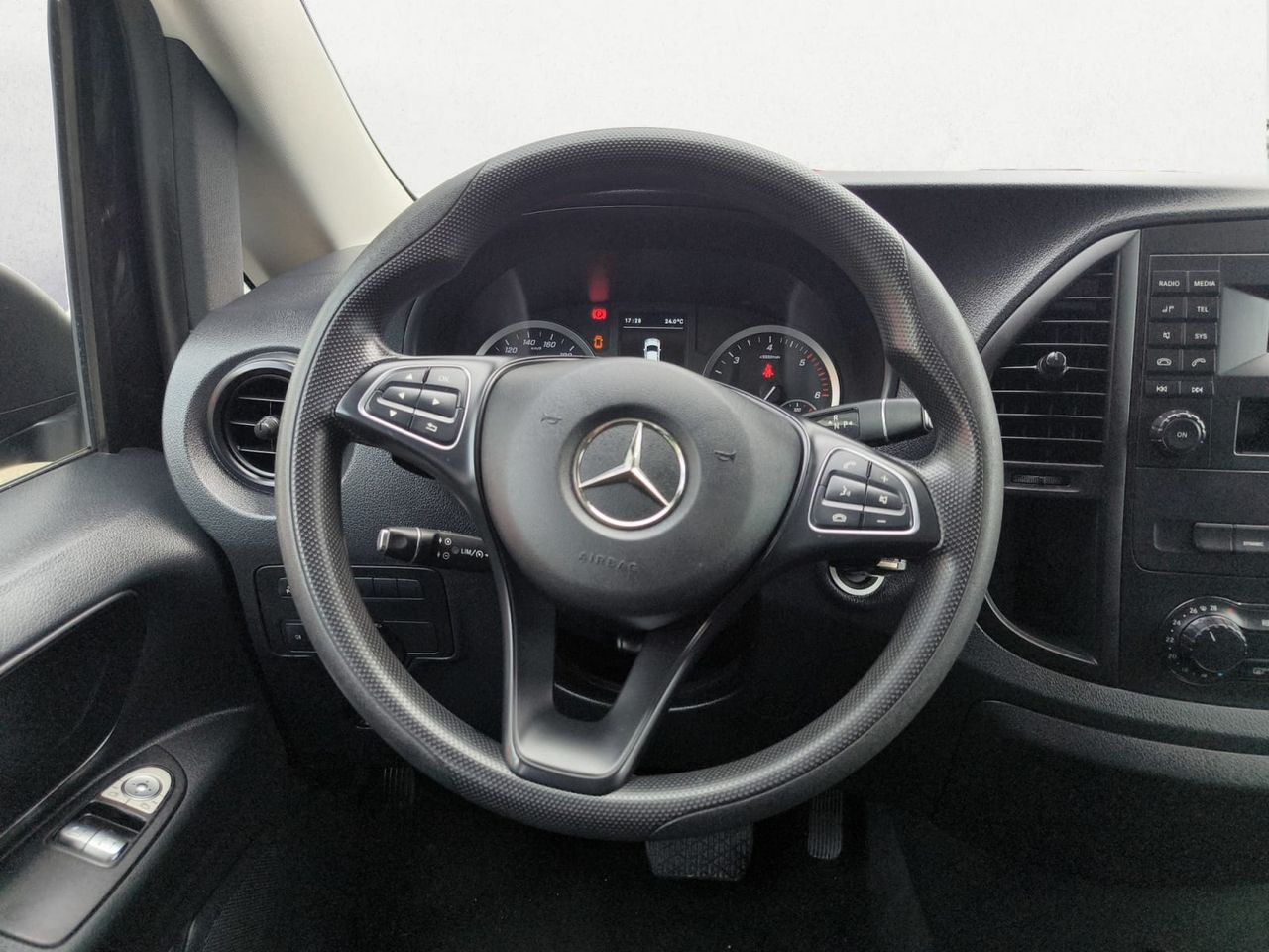 Foto Mercedes-Benz Vito 18