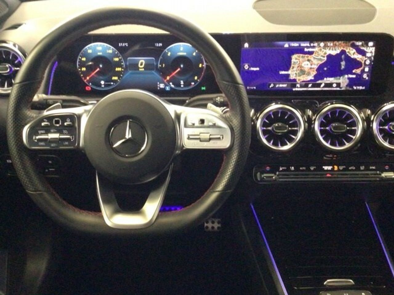 Foto Mercedes-Benz Clase GLB 10