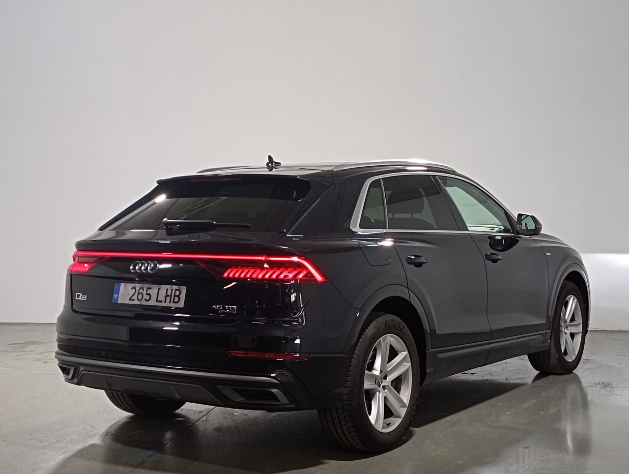 Foto Audi Q8 21