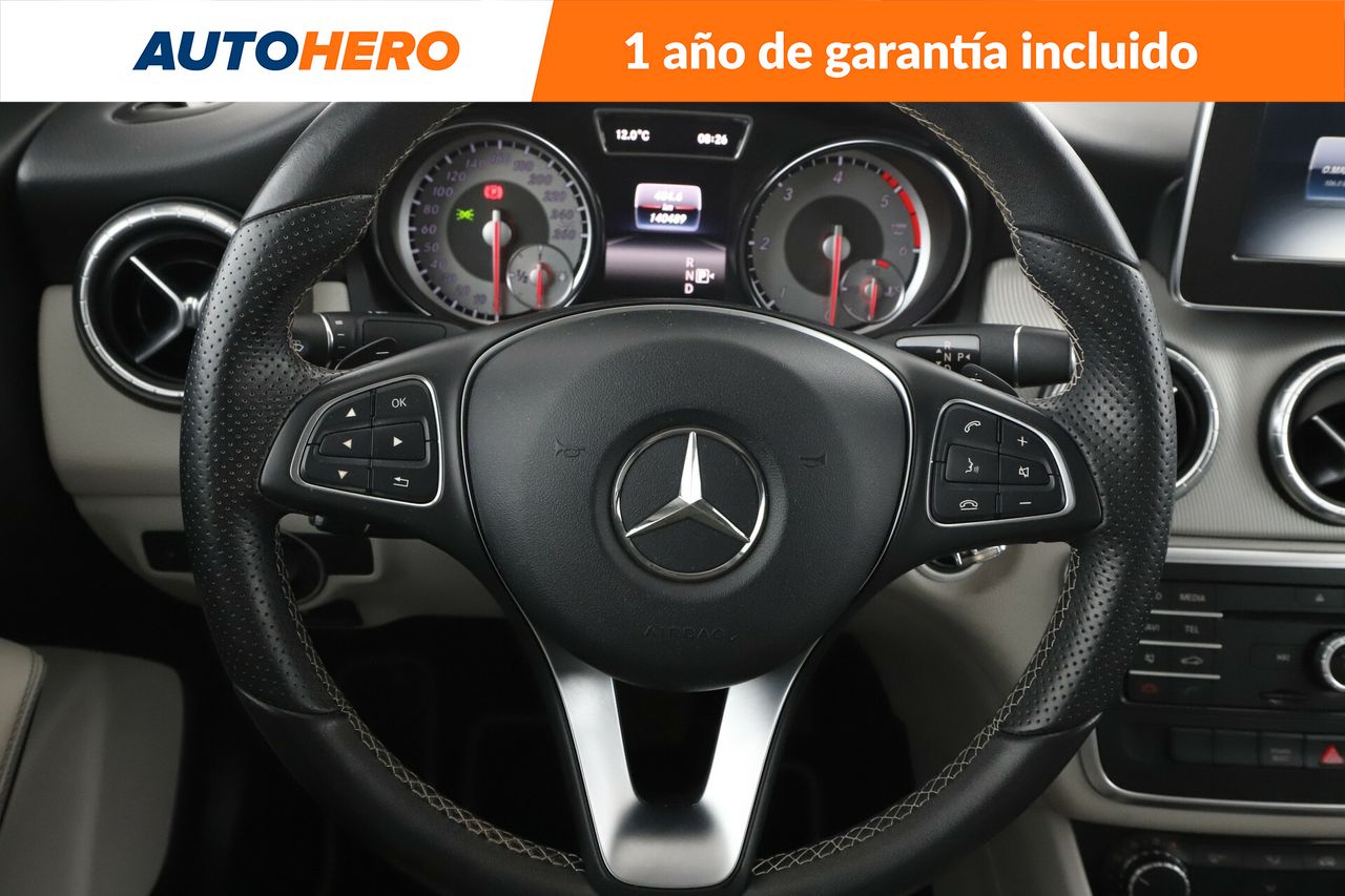 Foto Mercedes-Benz Clase CLA 19