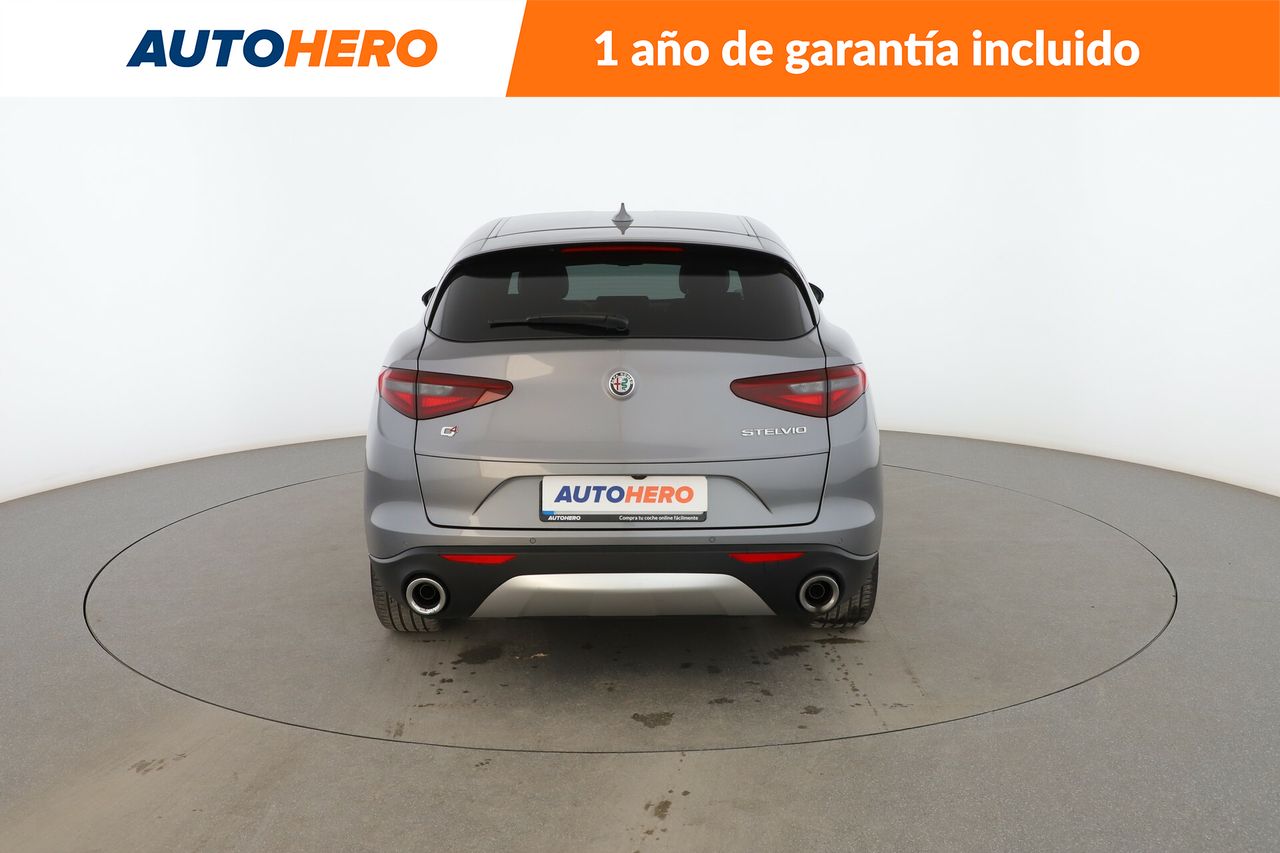 Foto Alfa Romeo Stelvio 5