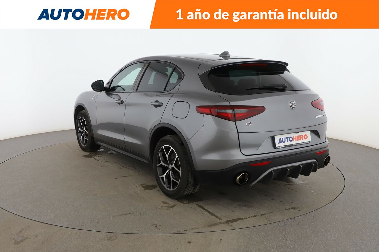 Foto Alfa Romeo Stelvio 4