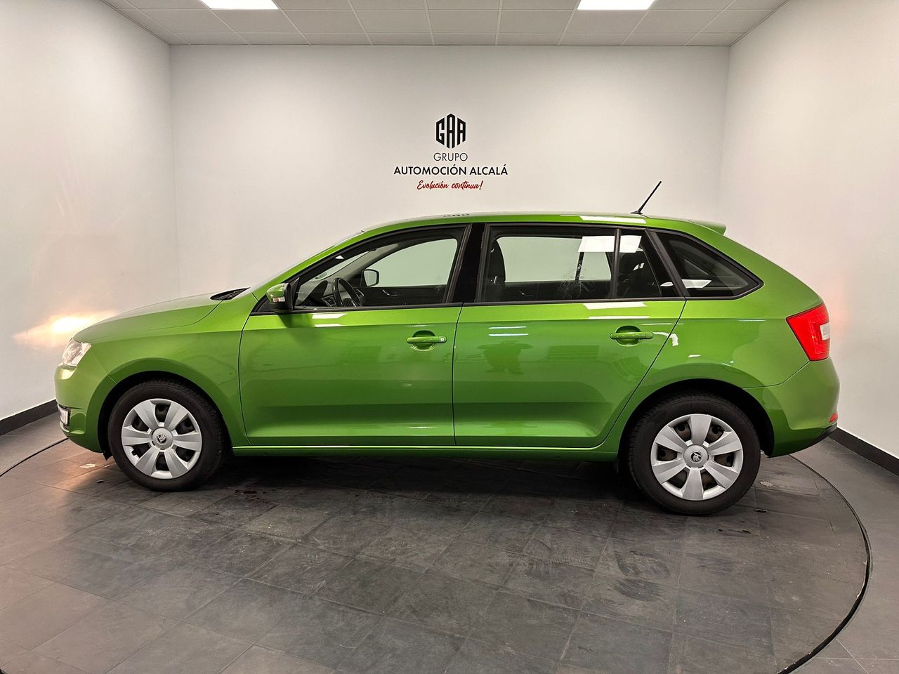 Foto Skoda Rapid 5