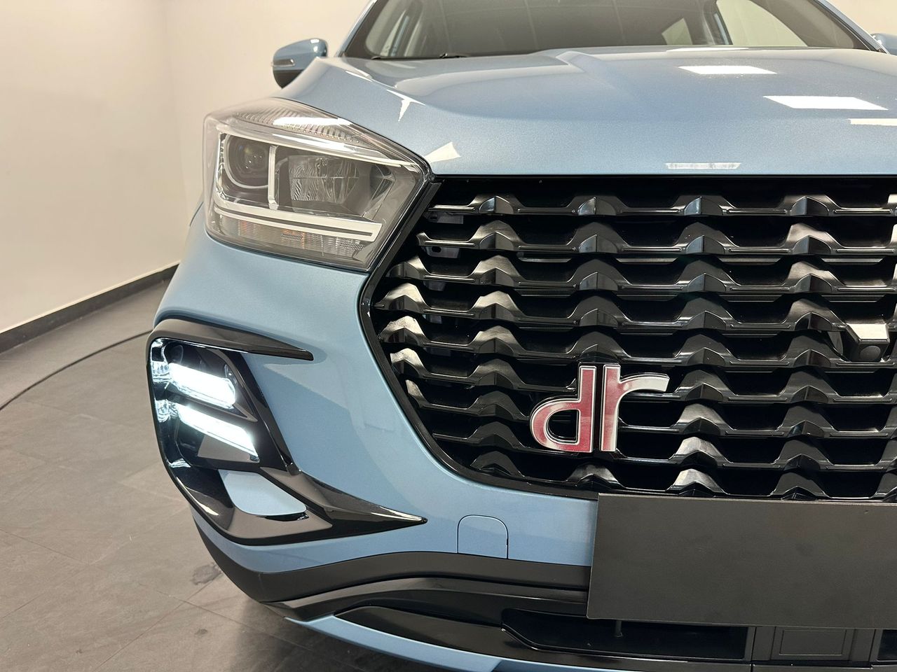 Foto DR Automobiles DR5 13