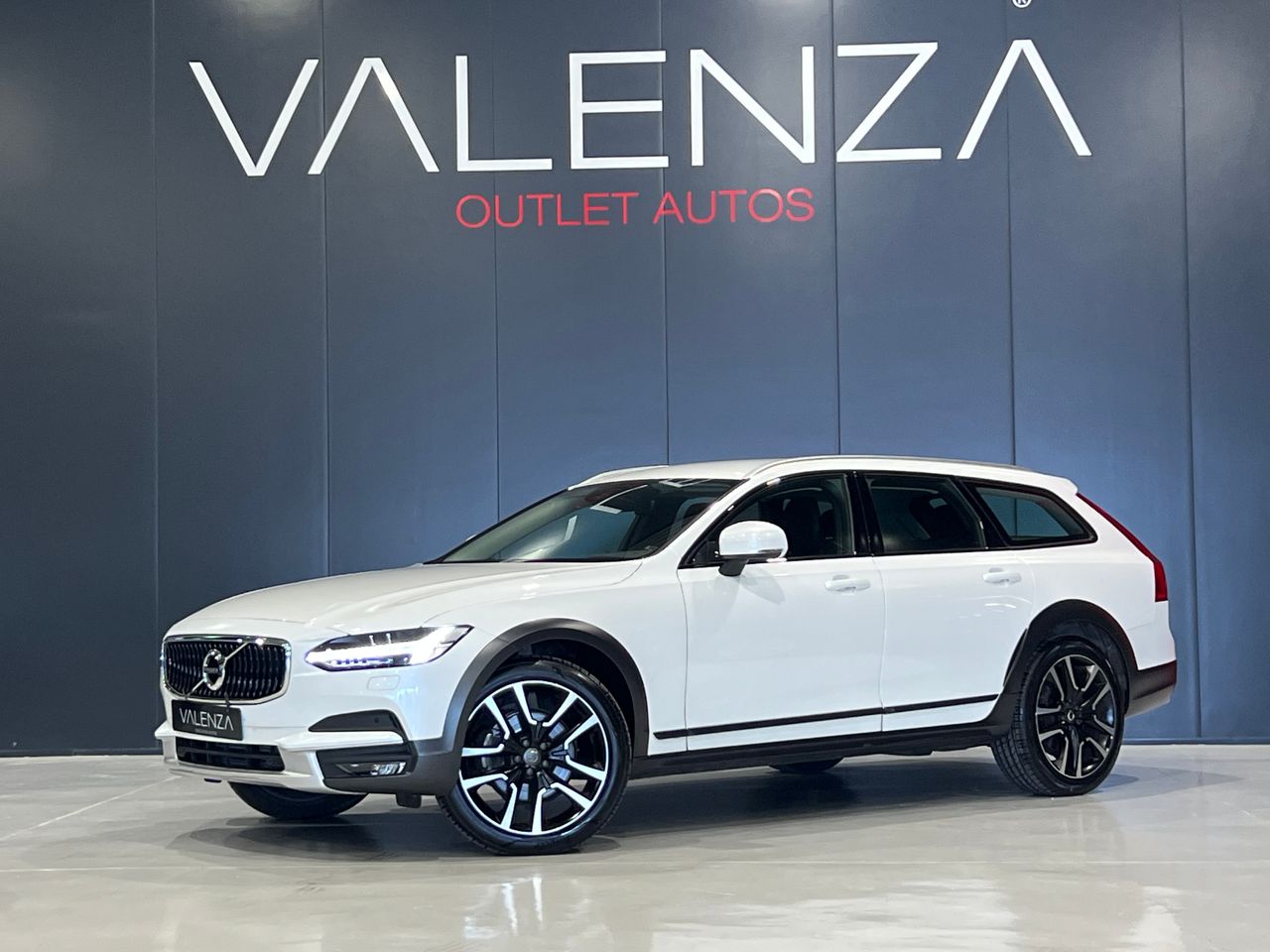 Foto Volvo V90 Cross Country 1