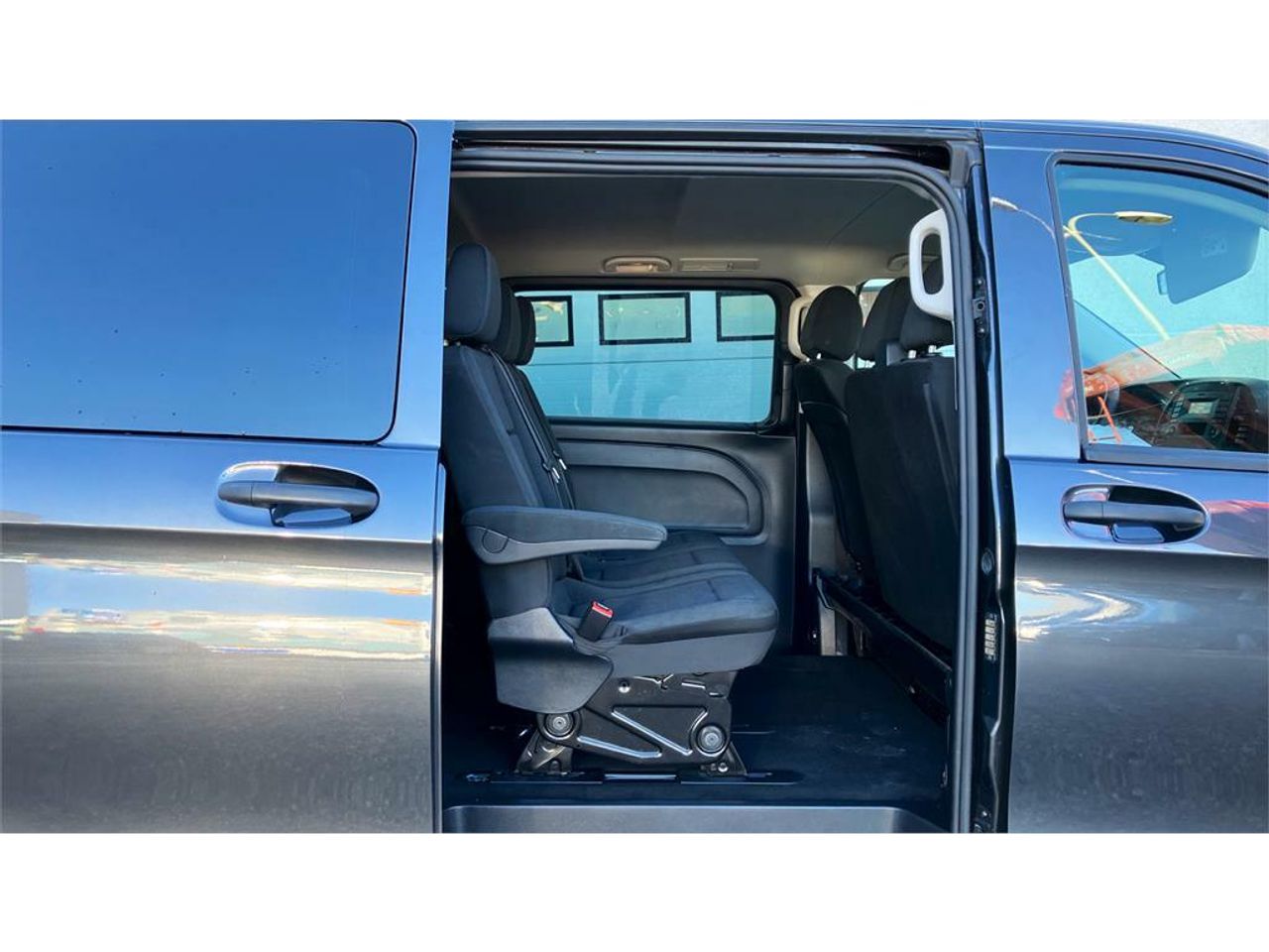 Foto Mercedes-Benz Vito 24