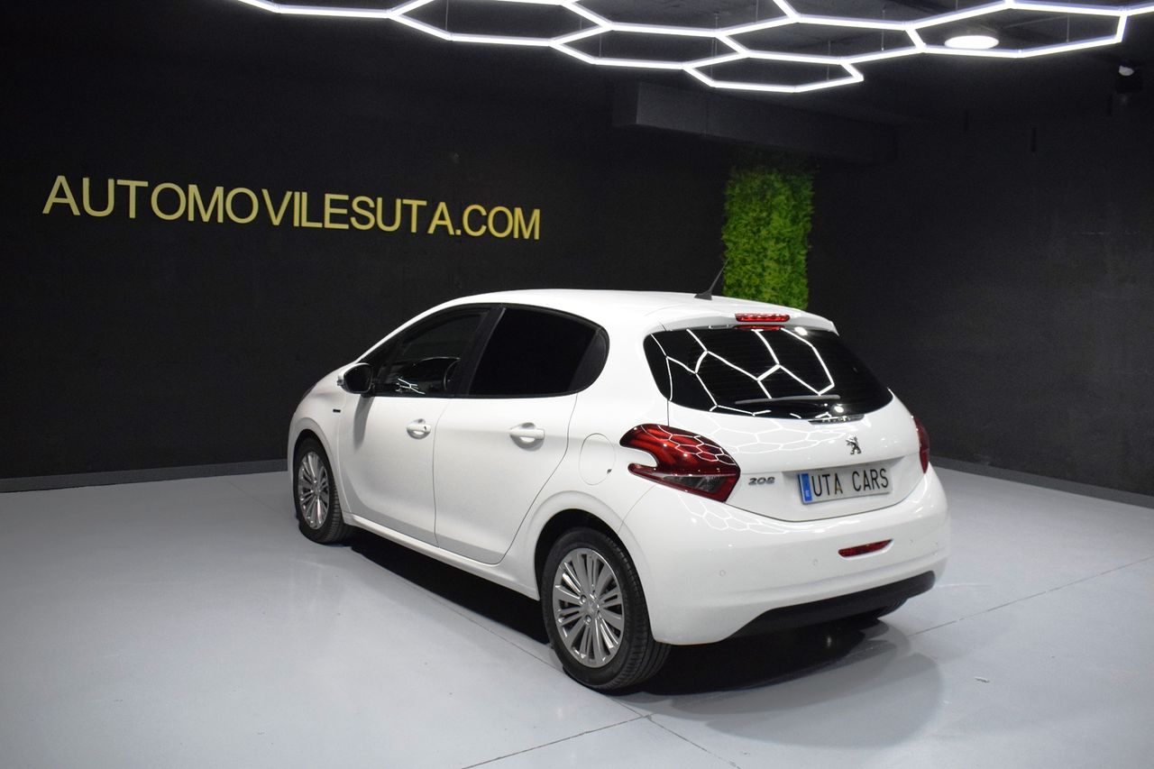 Foto Peugeot 208 4