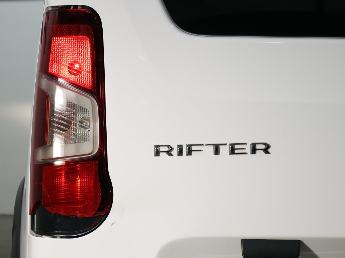 Foto Peugeot Rifter 9