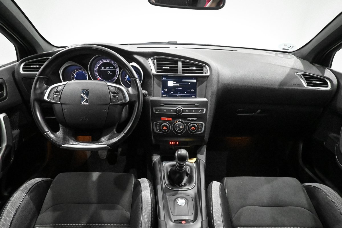 Foto DS Automobiles DS 4 19