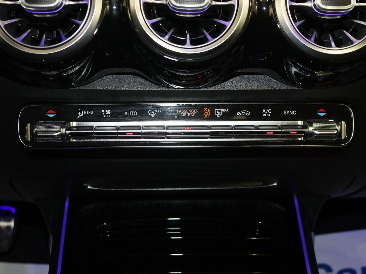 Foto Mercedes-Benz Clase GLB 23