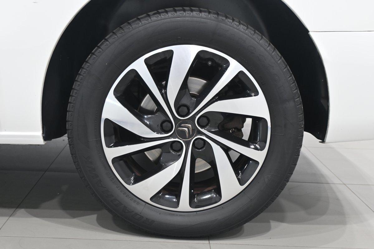 Foto Citroën Spacetourer 26