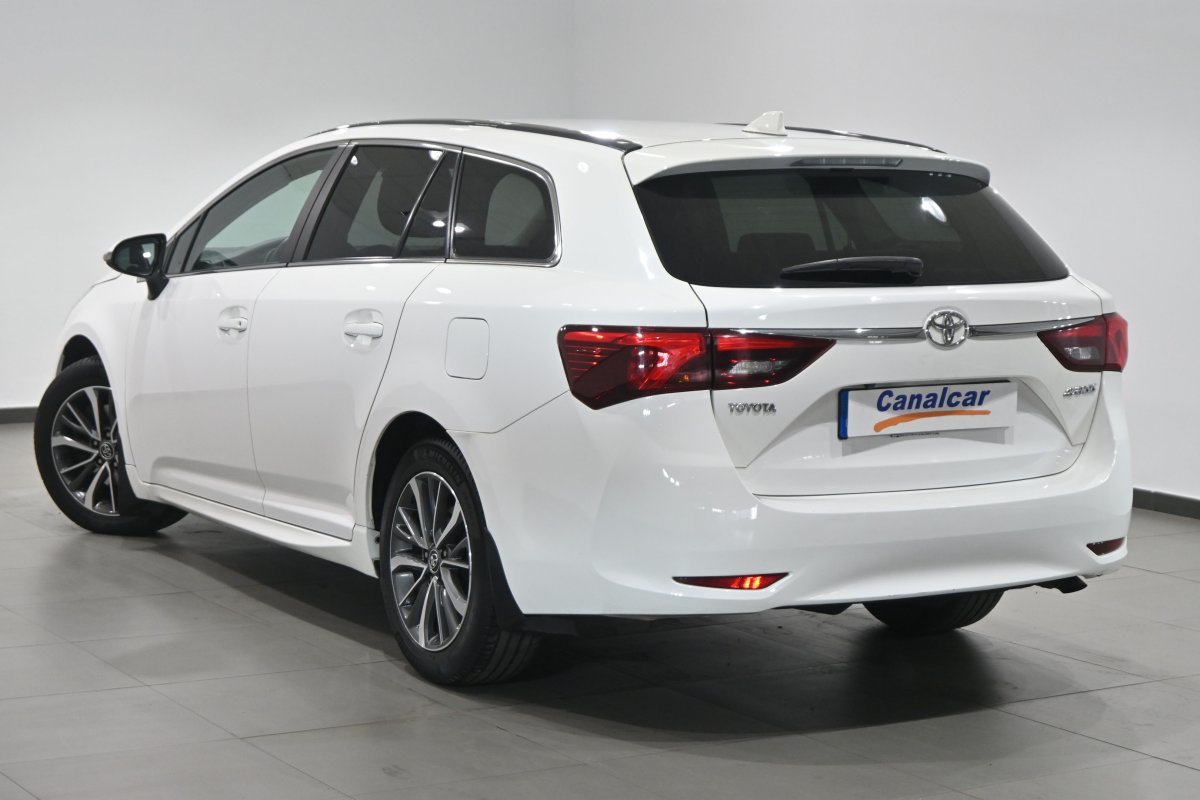 Foto Toyota Avensis 6