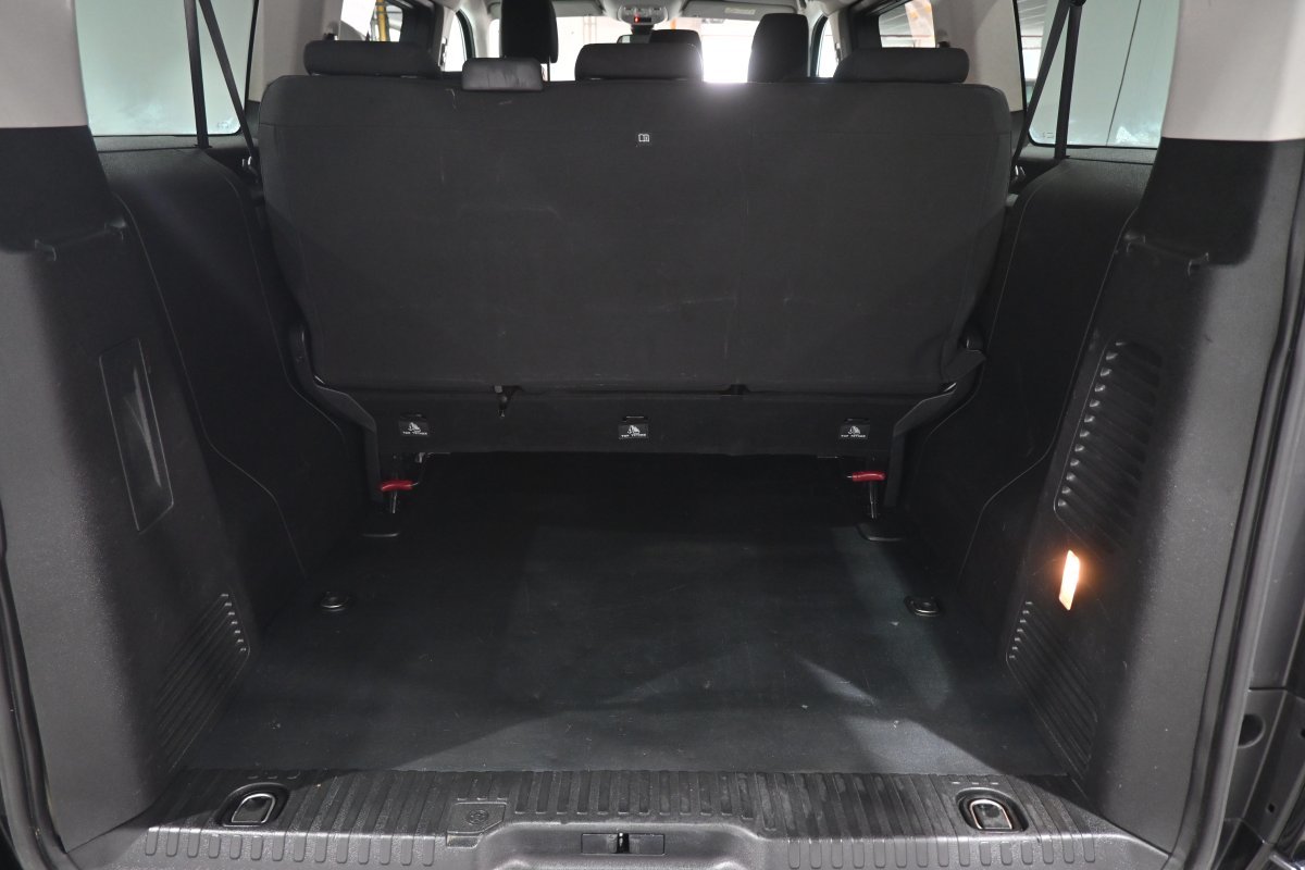 Foto Peugeot Traveller 8