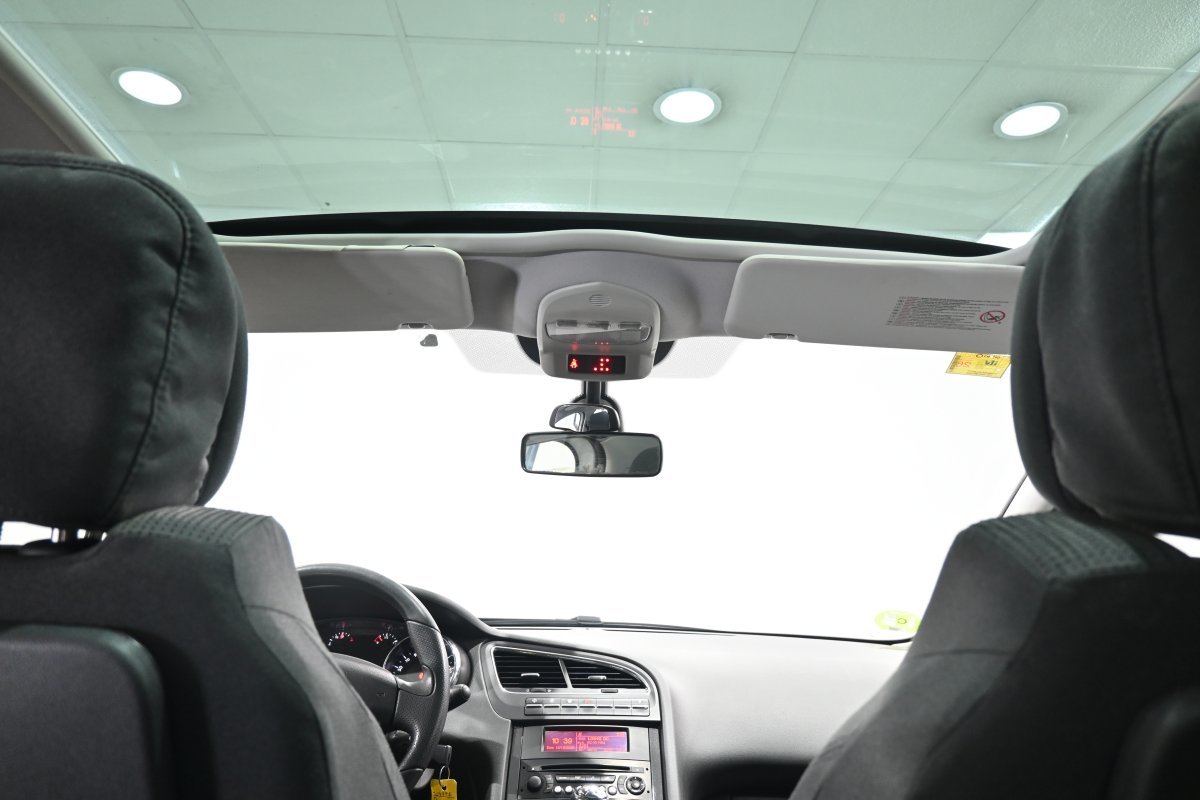 Foto Peugeot 5008 26