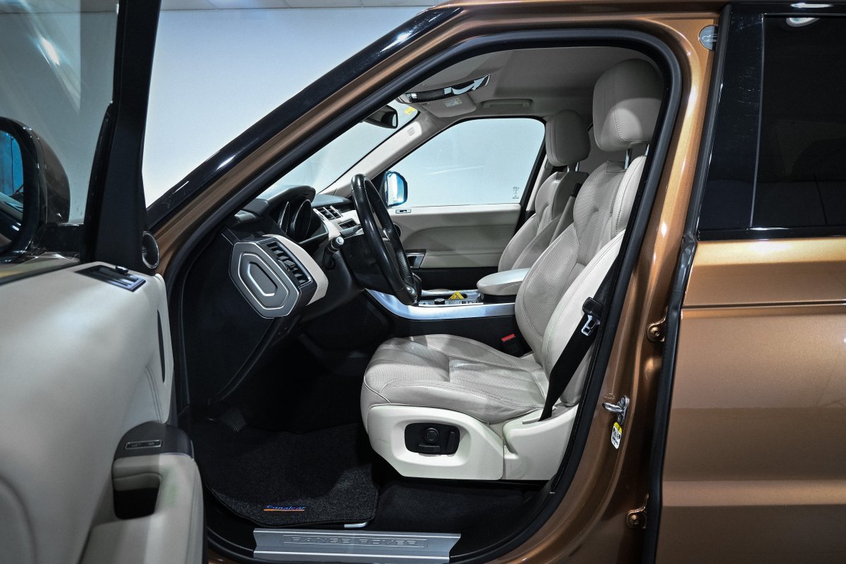 Foto Land-Rover Range Rover Sport 10