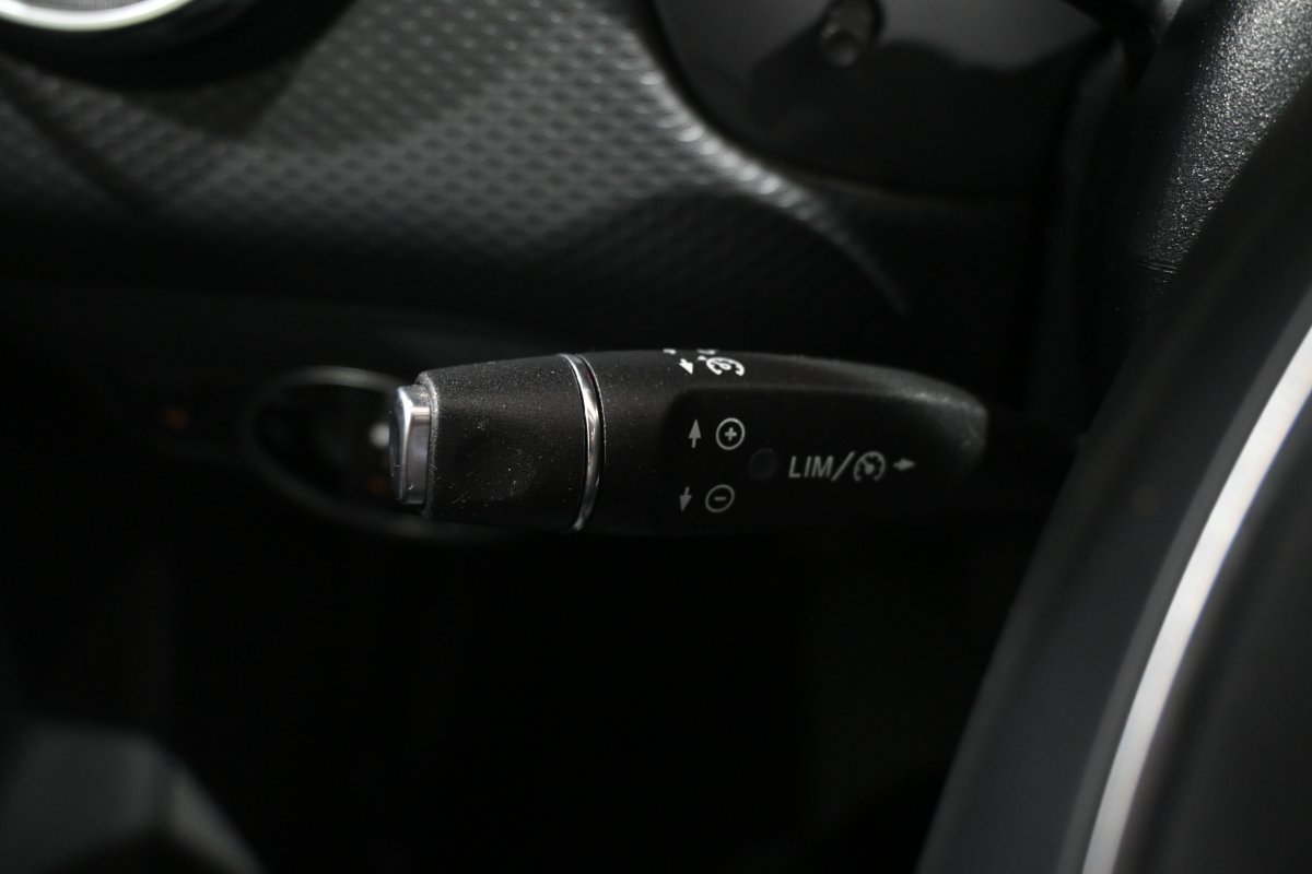 Foto Mercedes-Benz Clase A 25