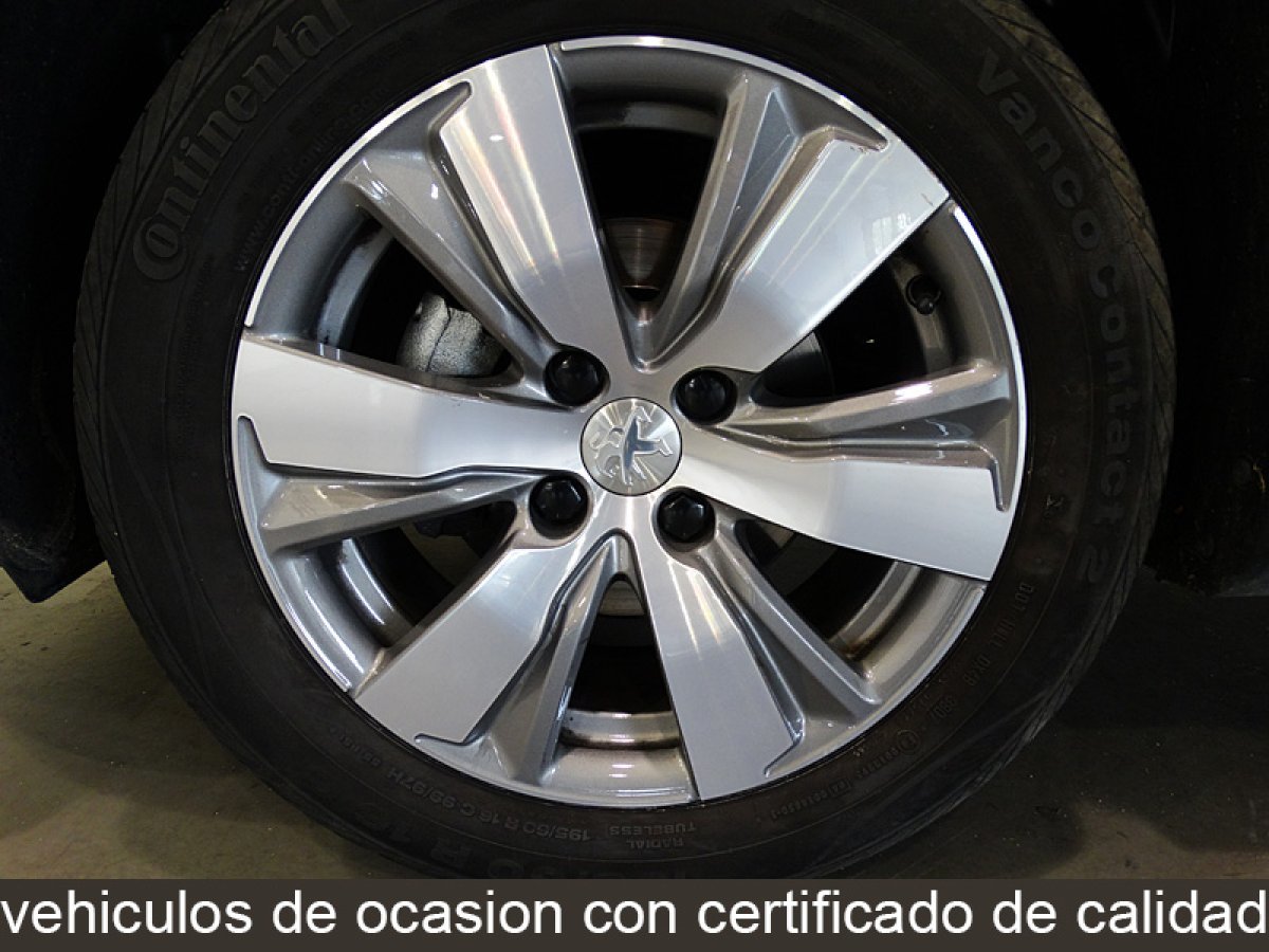 Foto Peugeot 2008 12